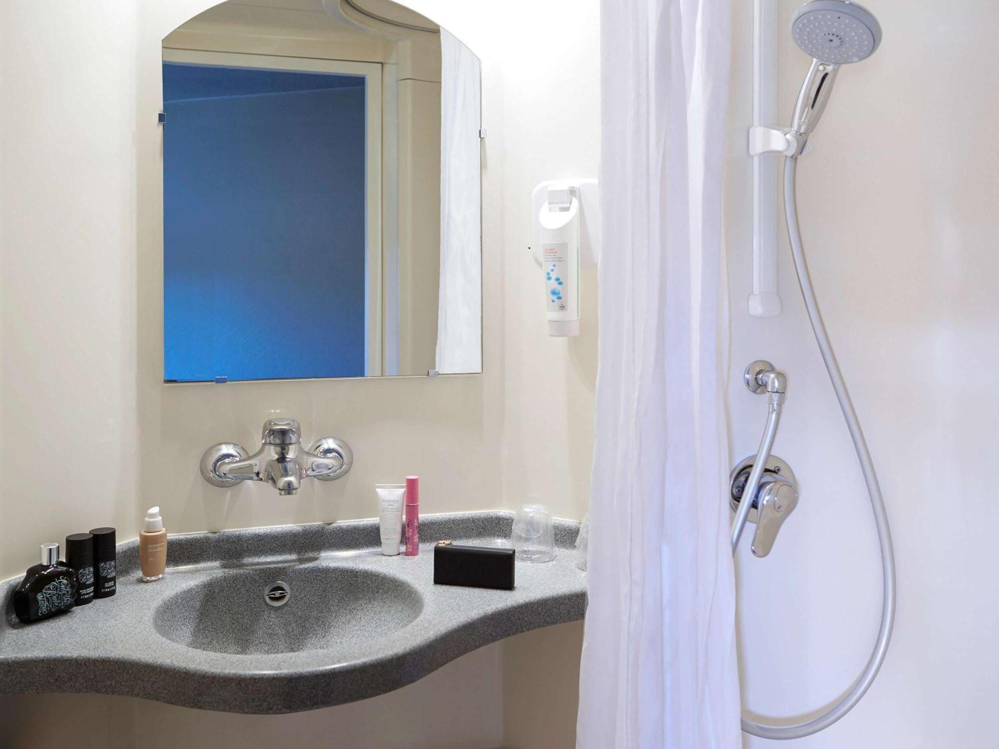 Ibis Budget Albi Terssac Esterno foto